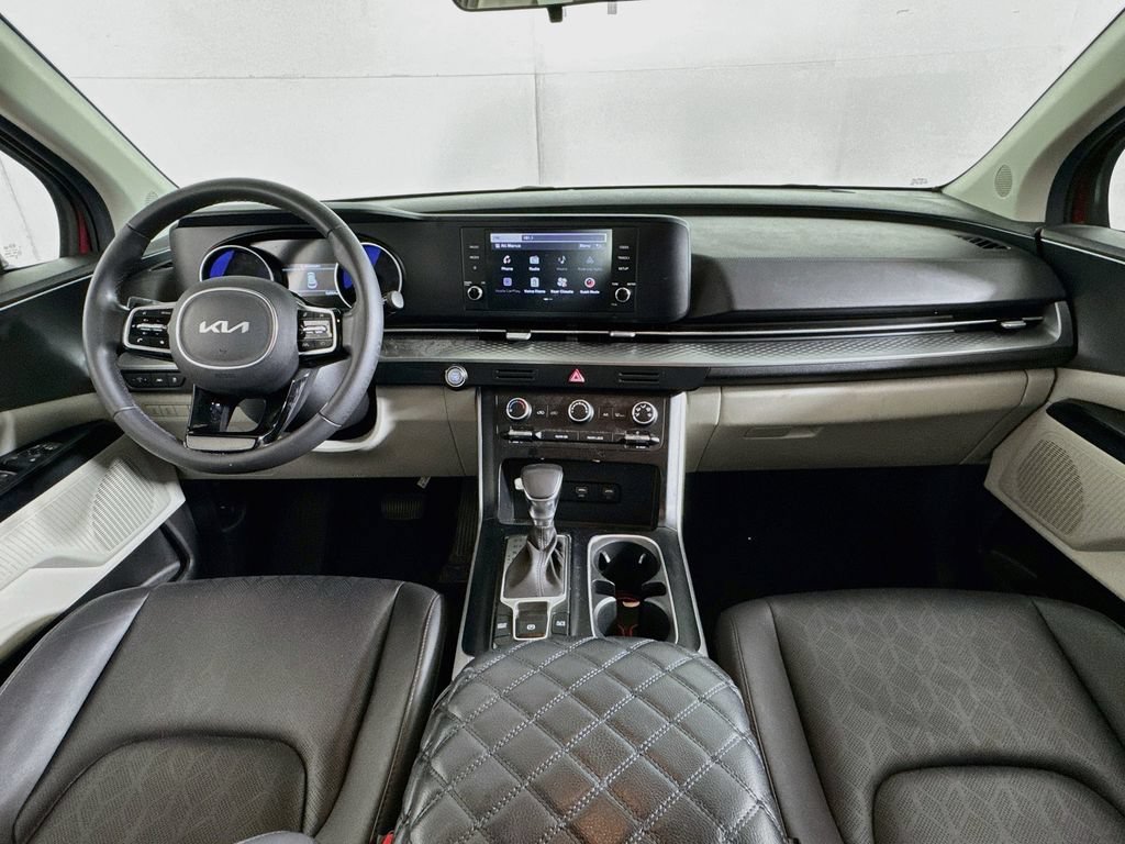 Used 2022 Kia Carnival LX FWD image 29