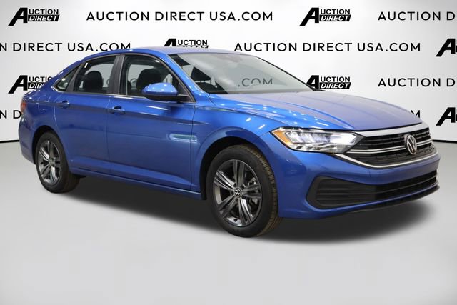 Used 2024 Volkswagen Jetta SE image 2