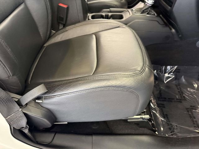 Used 2020 Jeep Wrangler Unlimited Sahara w/ Cold Weather Group AWD/4WD image 15