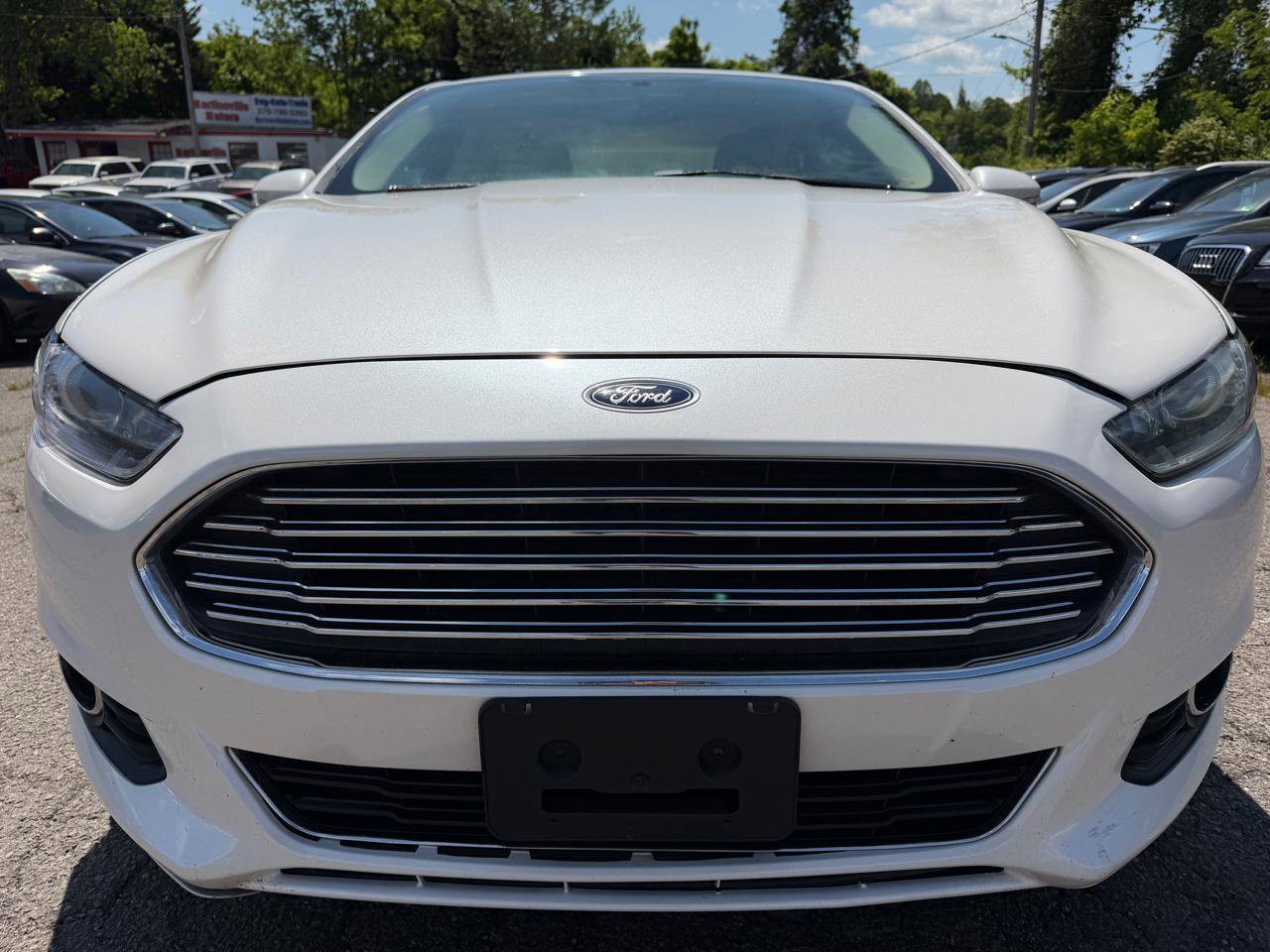 Used 2015 Ford Fusion SE w/ Equipment Group 202A FWD image 2