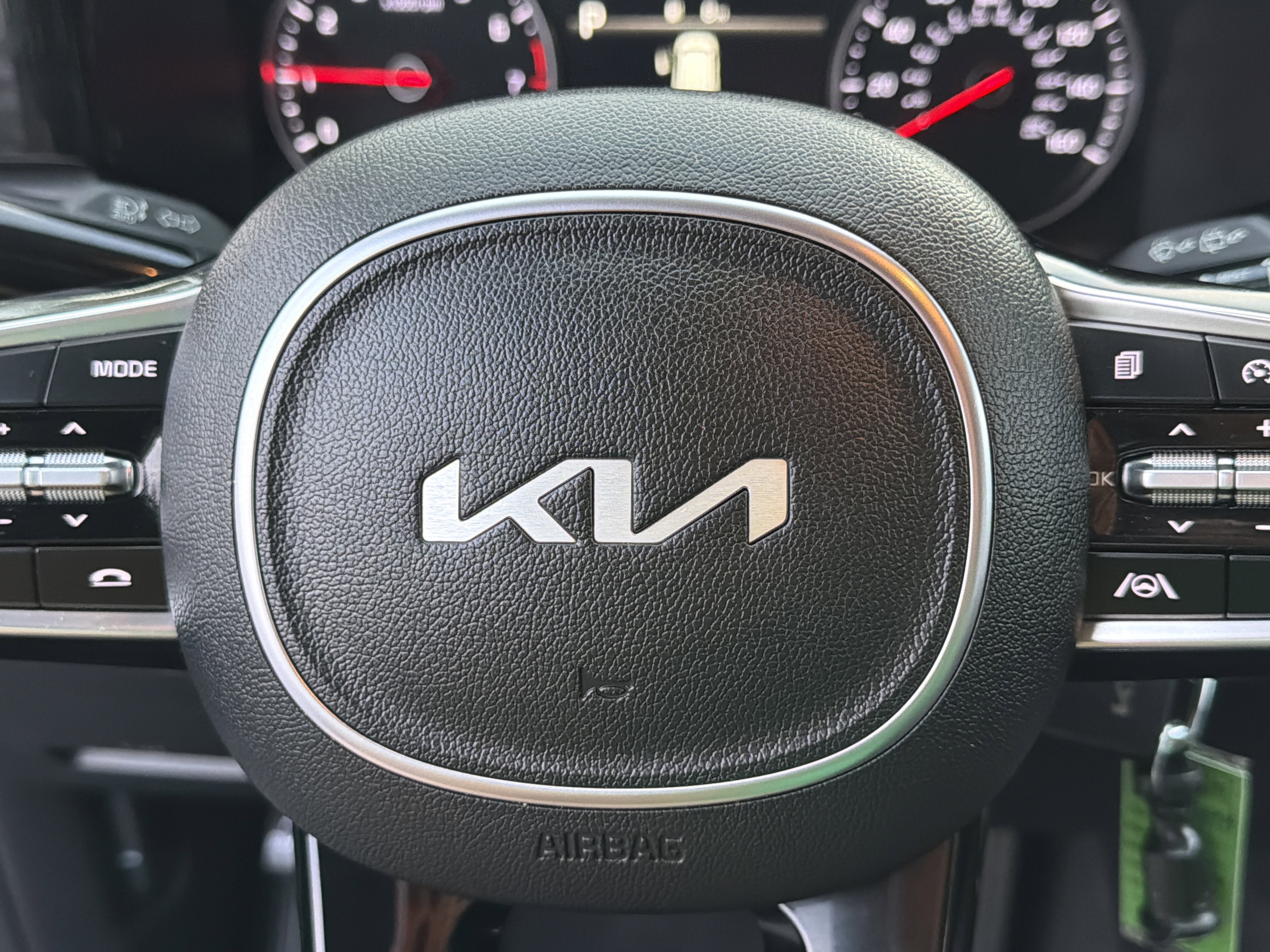 Used 2023 Kia Sorento LX image 24