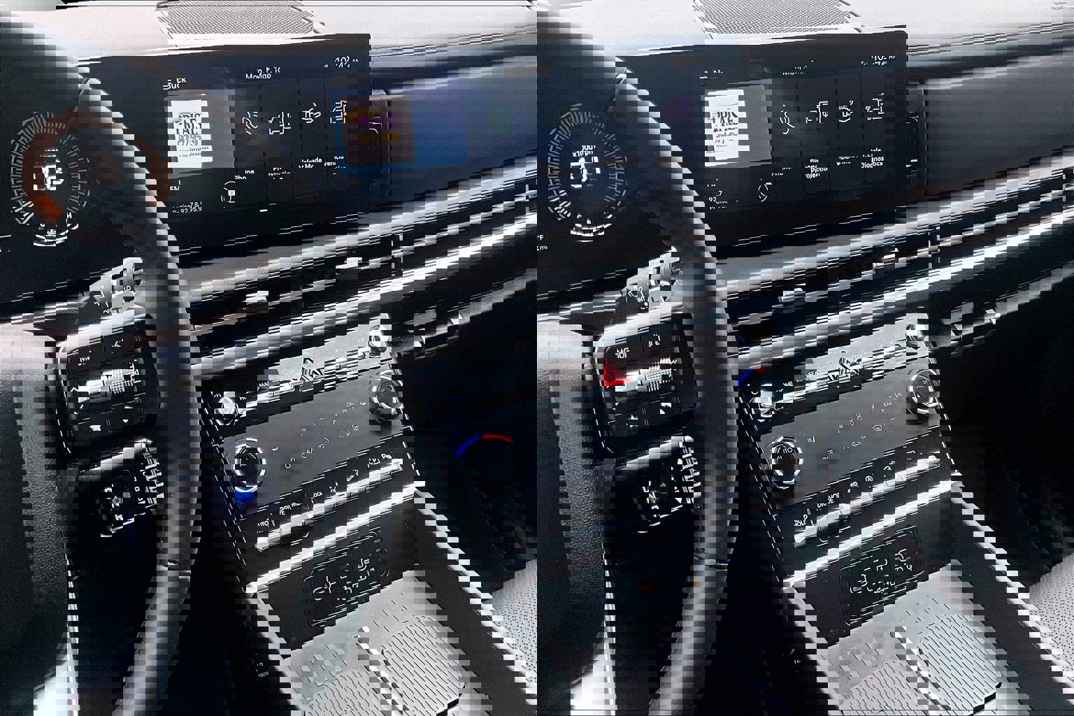 Used 2025 Hyundai Santa Fe SEL image 6