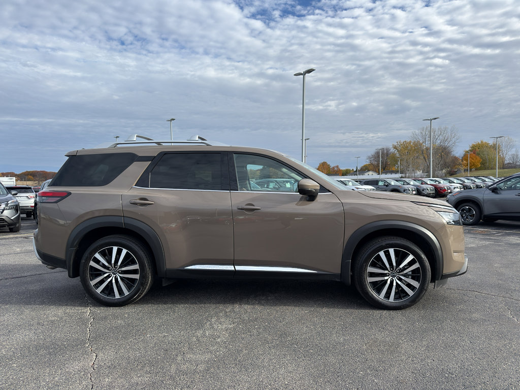 Certified 2025 Nissan Pathfinder Platinum w/ Cargo Package image 4