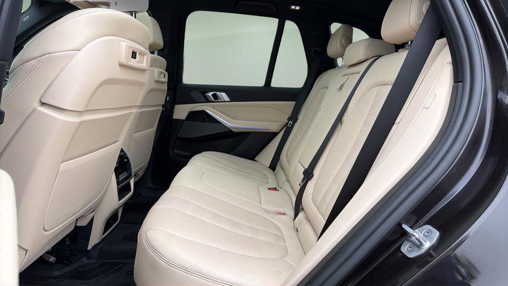 Used 2021 BMW X5 xDrive40i w/ Premium Package image 25