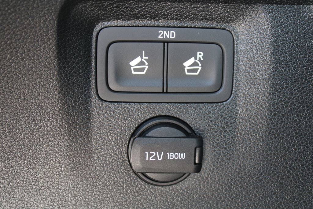 Used 2025 Kia Telluride S image 11