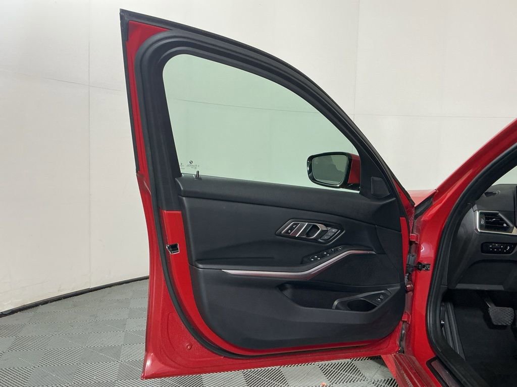 Certified 2023 BMW 330i Sedan image 21