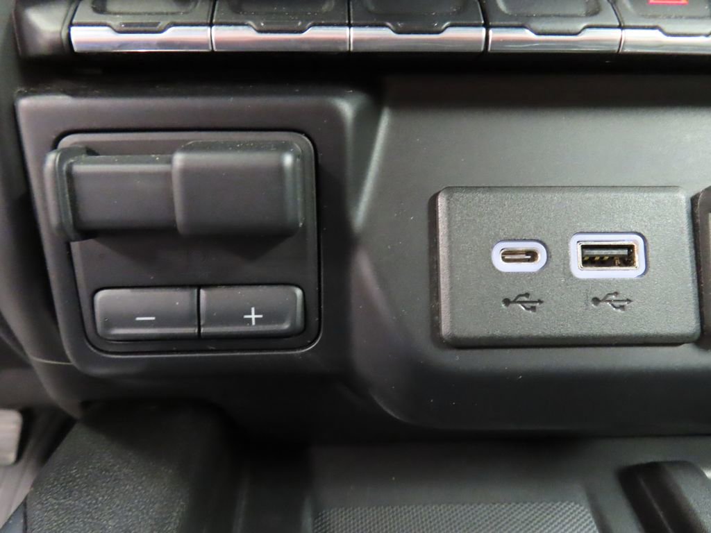 Used 2019 Chevrolet Silverado 1500 LTZ w/ LTZ Plus Package AWD/4WD image 58