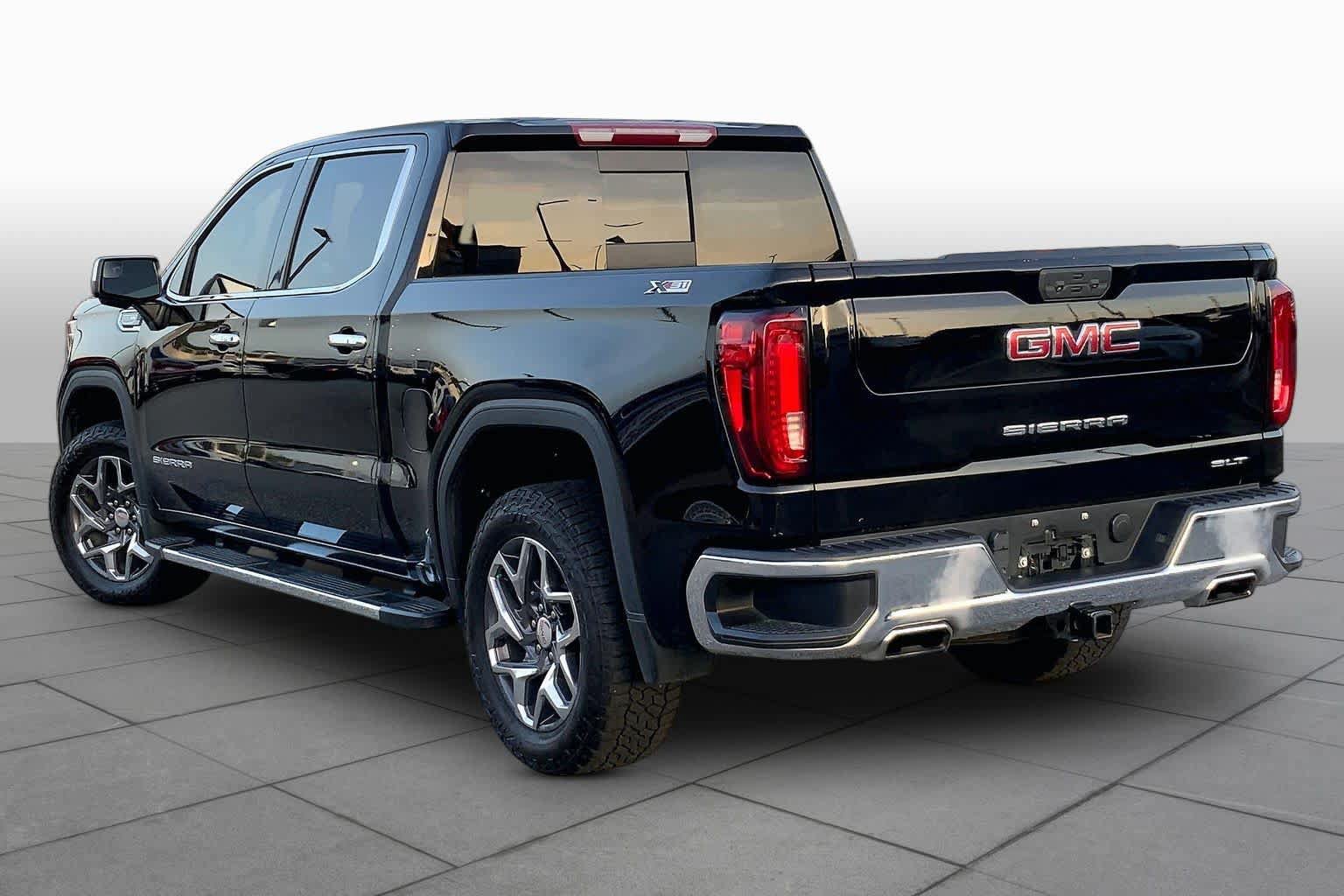 Used 2023 GMC Sierra 1500 SLT w/ SLT Premium Package AWD/4WD image 12