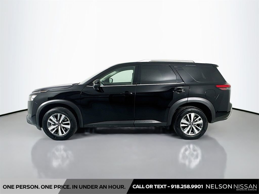Certified 2025 Nissan Pathfinder SL image 8