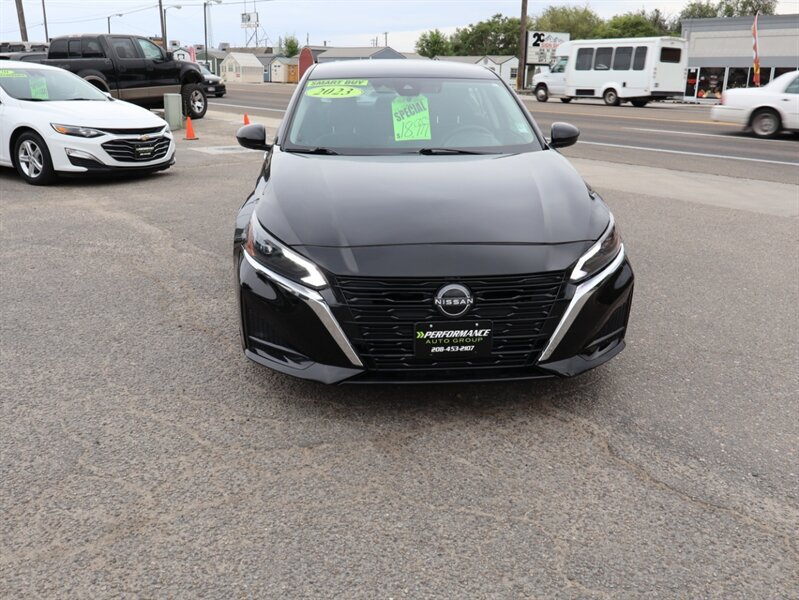 Used 2023 Nissan Altima 2.5 SV FWD image 2
