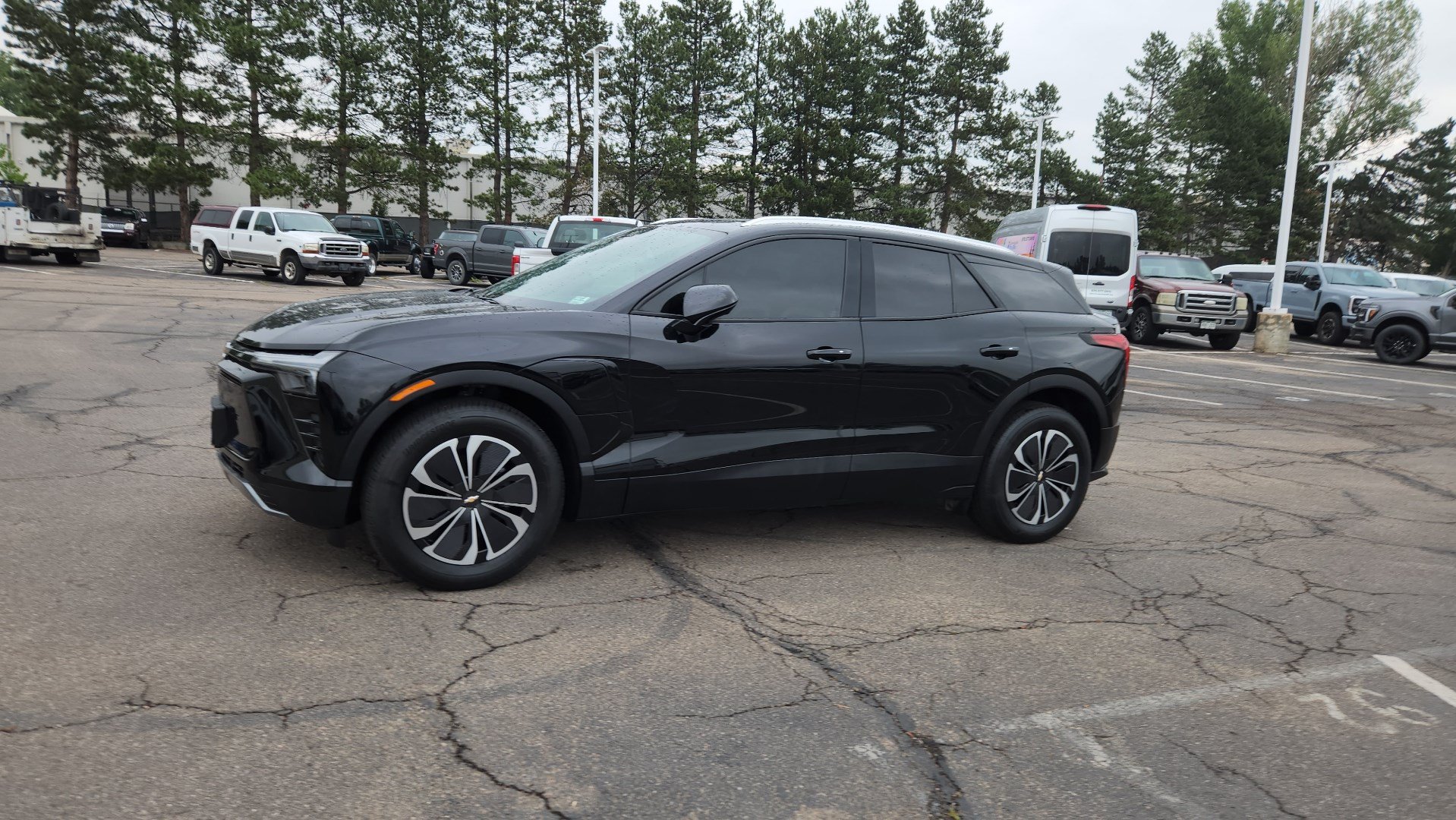 Used 2024 Chevrolet Blazer EV LT AWD/4WD image 3
