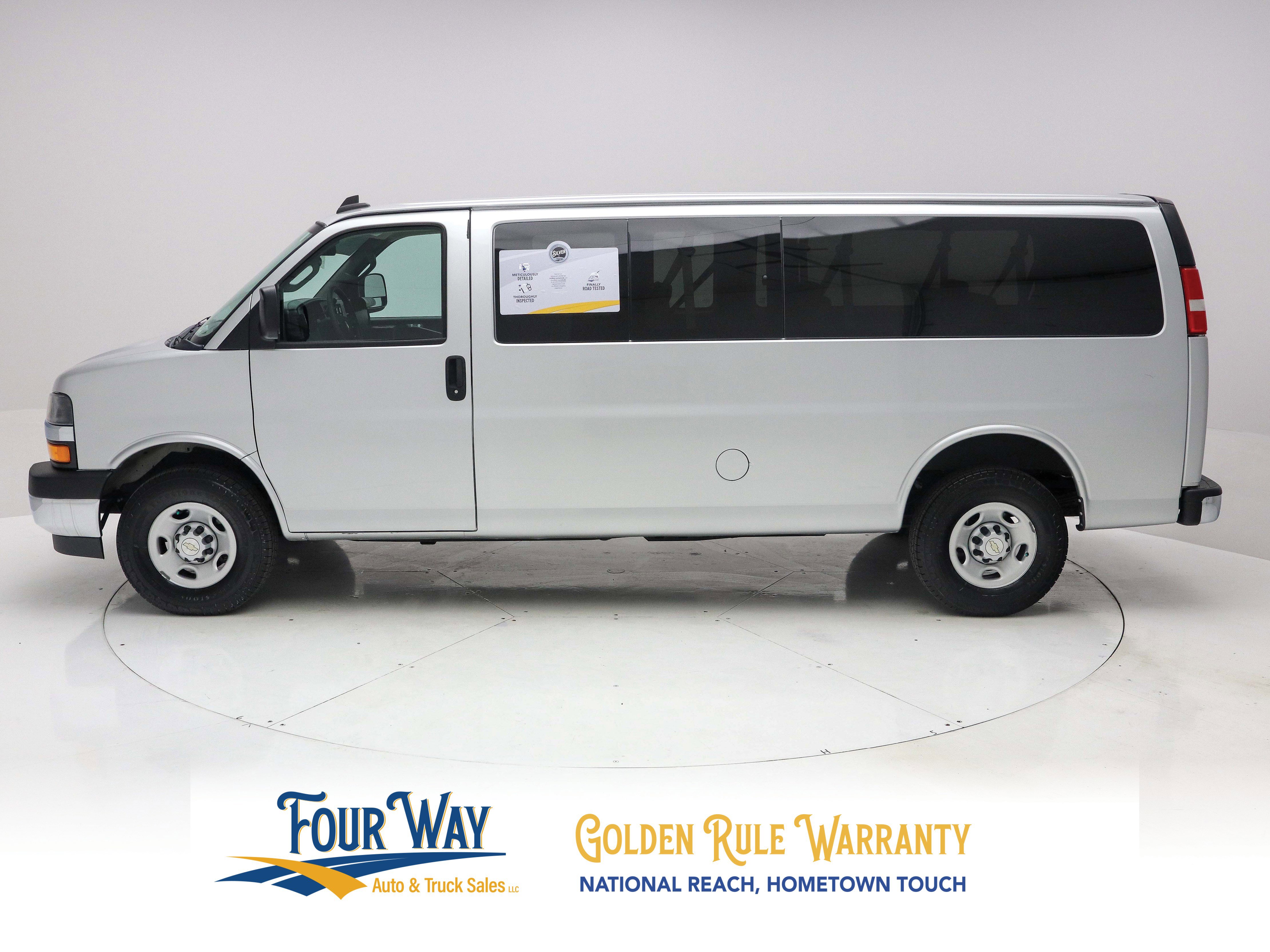 Used 2022 Chevrolet Express 3500 LS RWD image 7