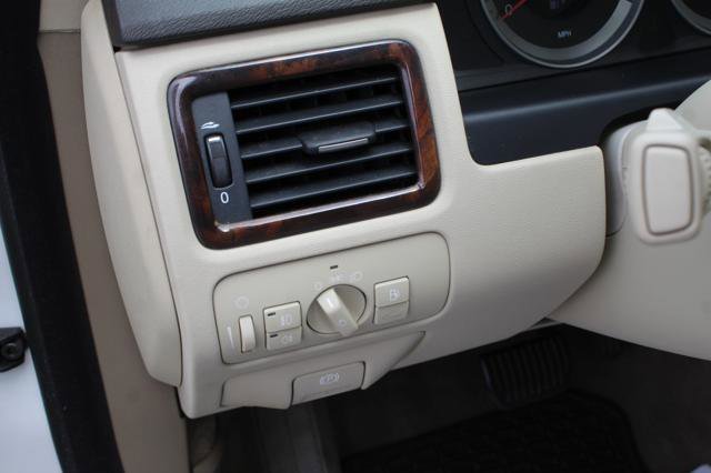 Used 2012 Volvo XC70 3.2 image 16