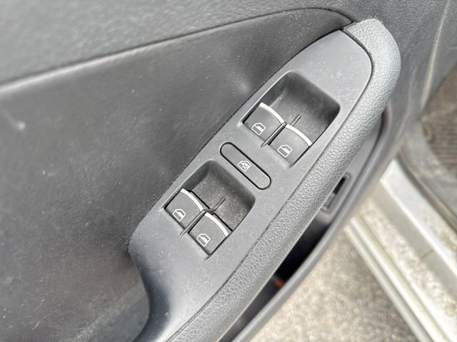 Used 2013 Volkswagen Jetta SE FWD image 20