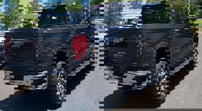 Used 2023 GMC Sierra 1500 SLT w/ SLT Premium Package image 5