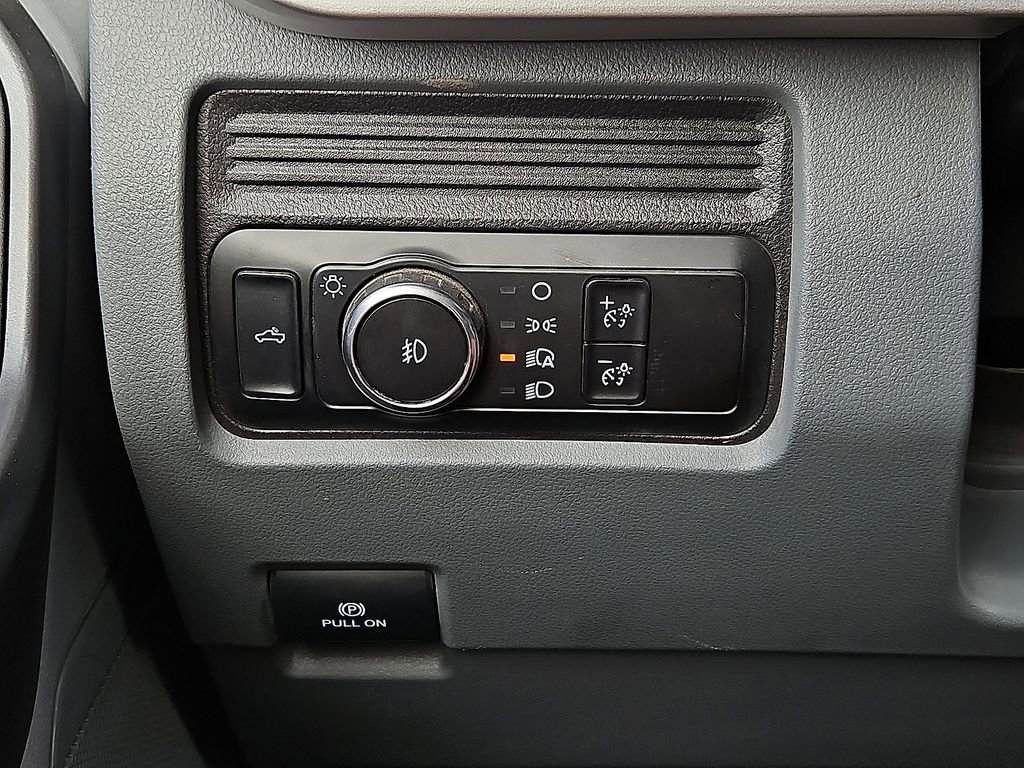 Used 2025 Ford F250 XLT w/ FX4 Off-Road Package image 24