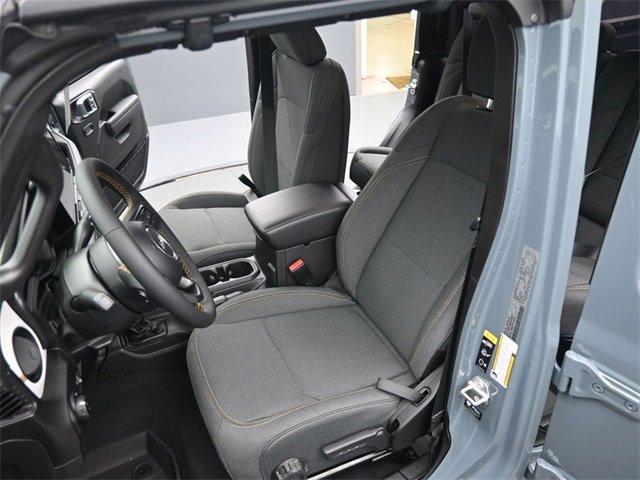 New 2025 Jeep Gladiator Sport image 11