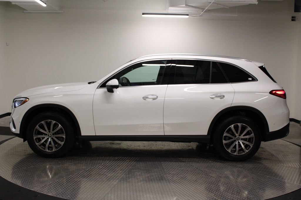 Used 2024 Mercedes-Benz GLC 300 image 2