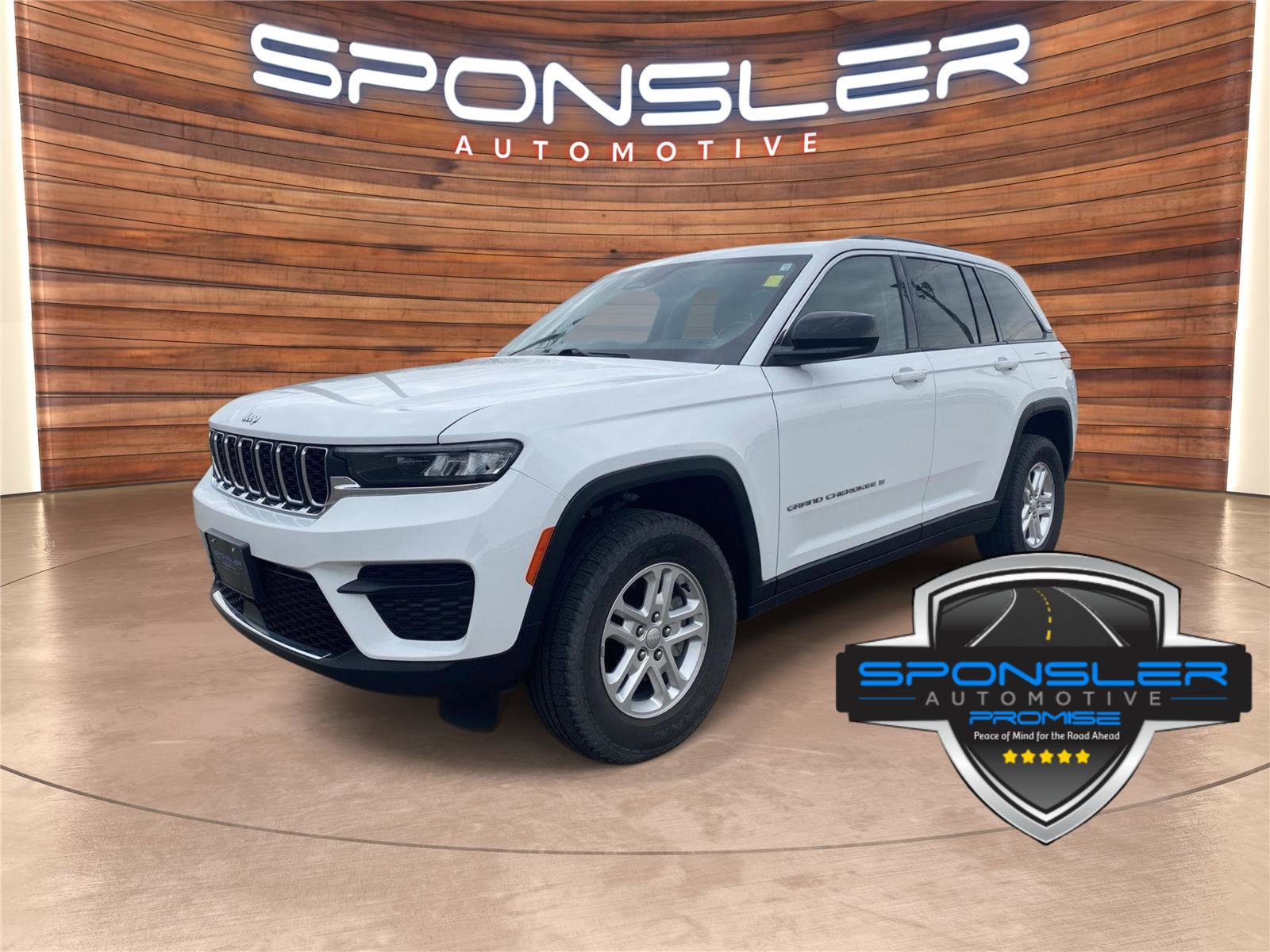 Used 2022 Jeep Grand Cherokee Laredo w/ Luxury Tech Group I image 1