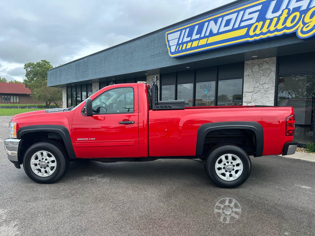 Used 2014 Chevrolet Silverado 2500 LT w/ Interior Plus Package AWD/4WD image 4