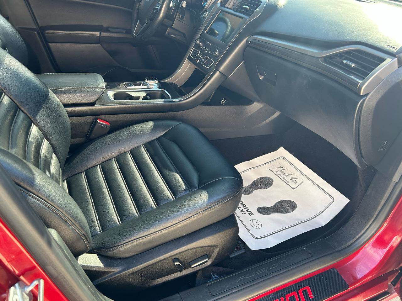 Used 2019 Ford Fusion SEL image 12