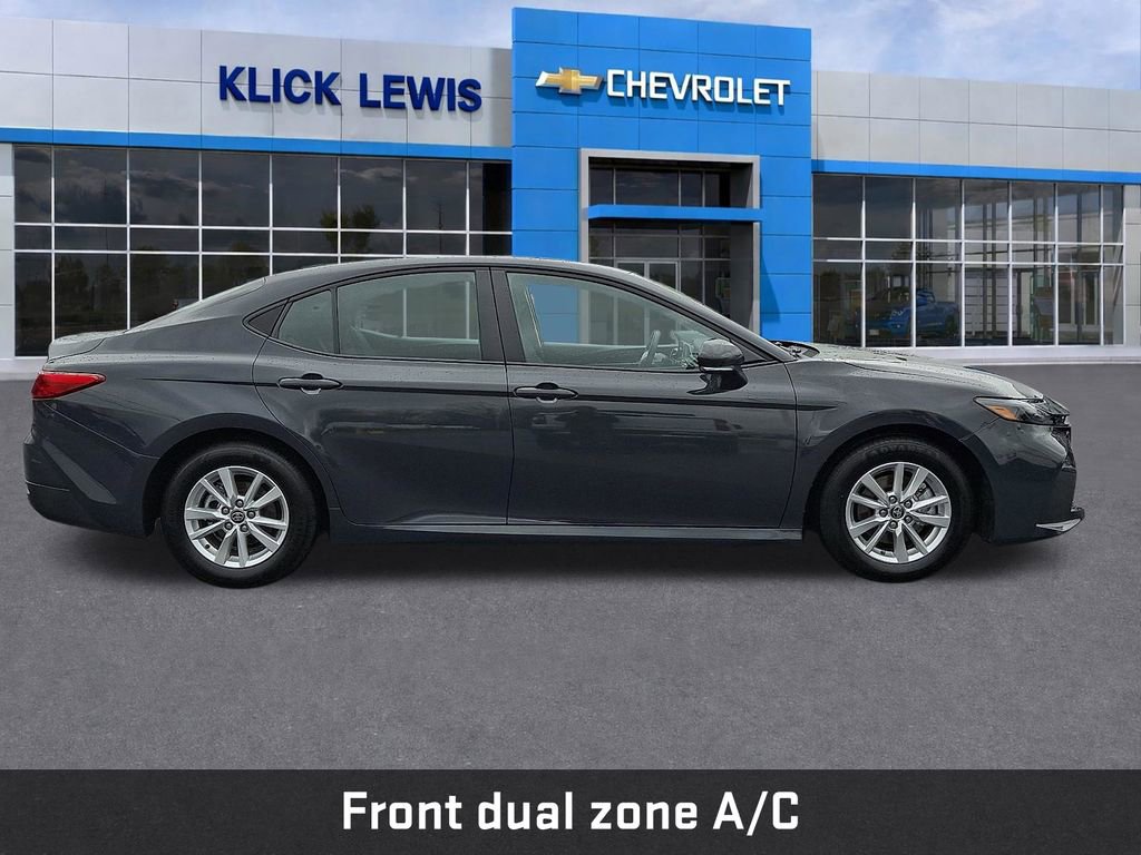 Used 2025 Toyota Camry LE image 9