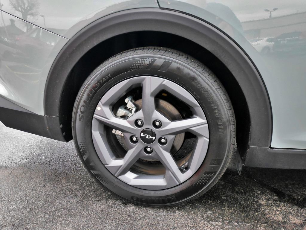 Used 2025 Kia K4 LXS image 9