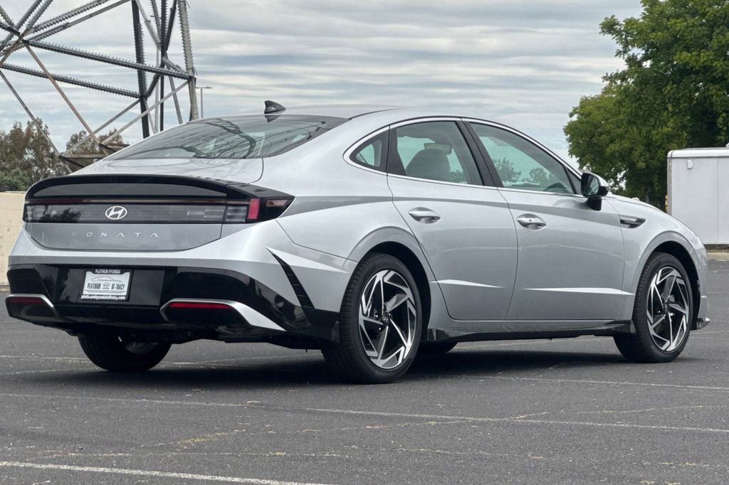 New 2026 Hyundai Sonata SEL FWD image 4