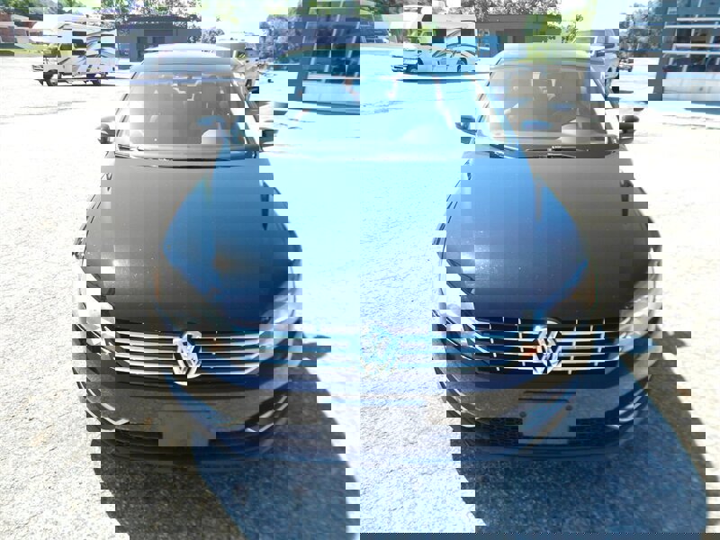 Used 2013 Volkswagen Passat TDI SEL Premium image 4
