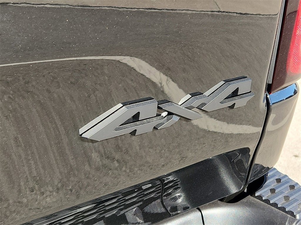 New 2026 RAM 1500 4x4 Crew Cab image 11