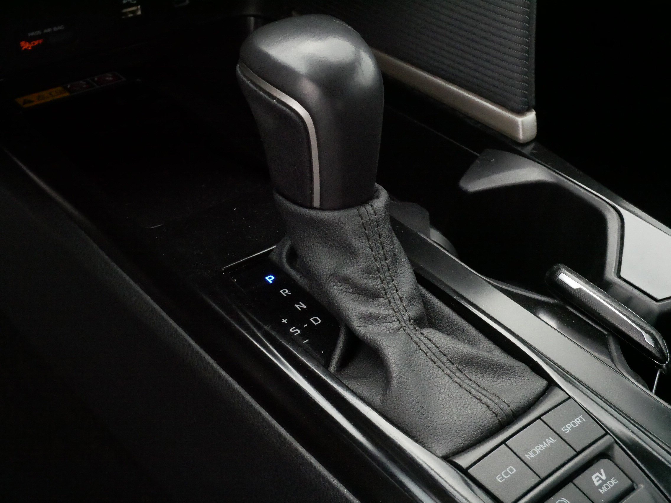 Certified 2025 Toyota Camry SE FWD image 23