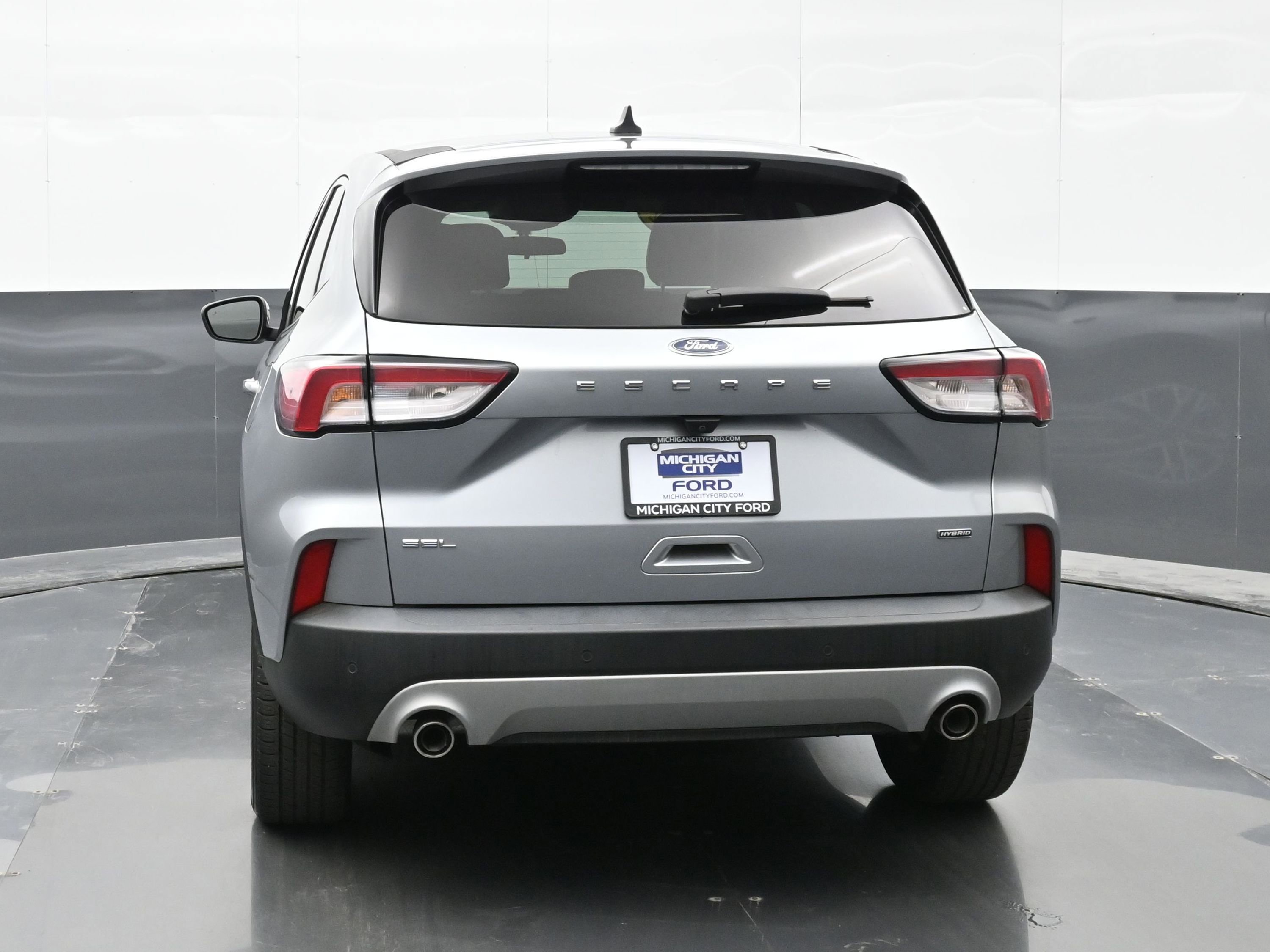 Used 2022 Ford Escape SEL FWD image 2
