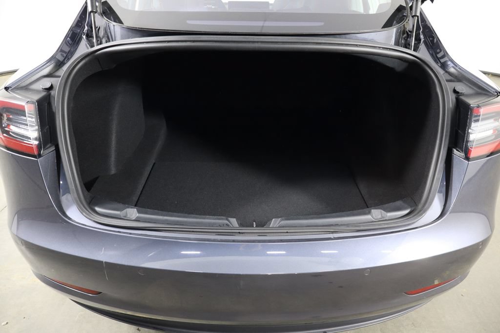 Used 2018 Tesla Model 3 Long Range RWD image 16