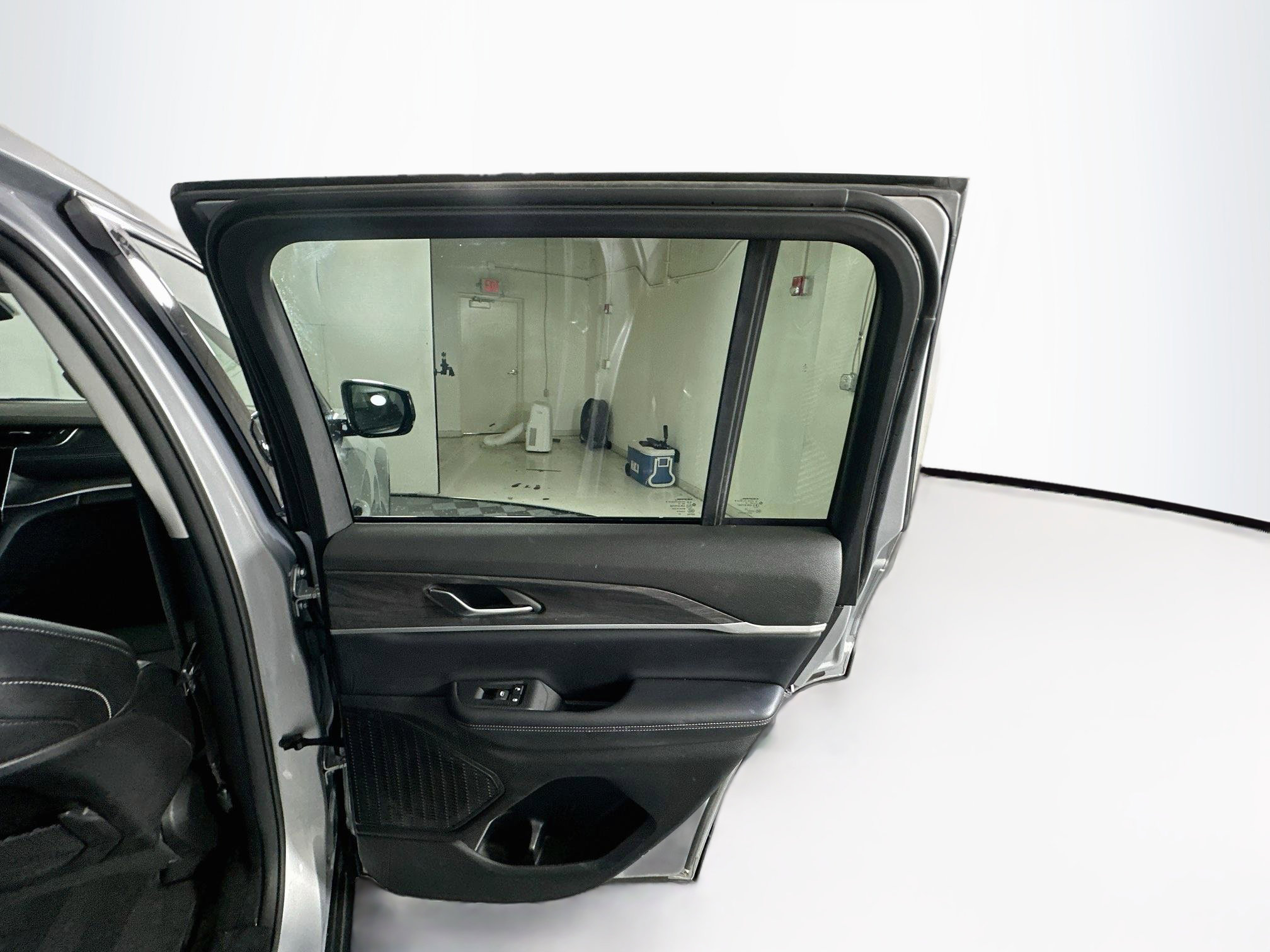 Used 2023 Jeep Grand Cherokee Limited RWD image 30