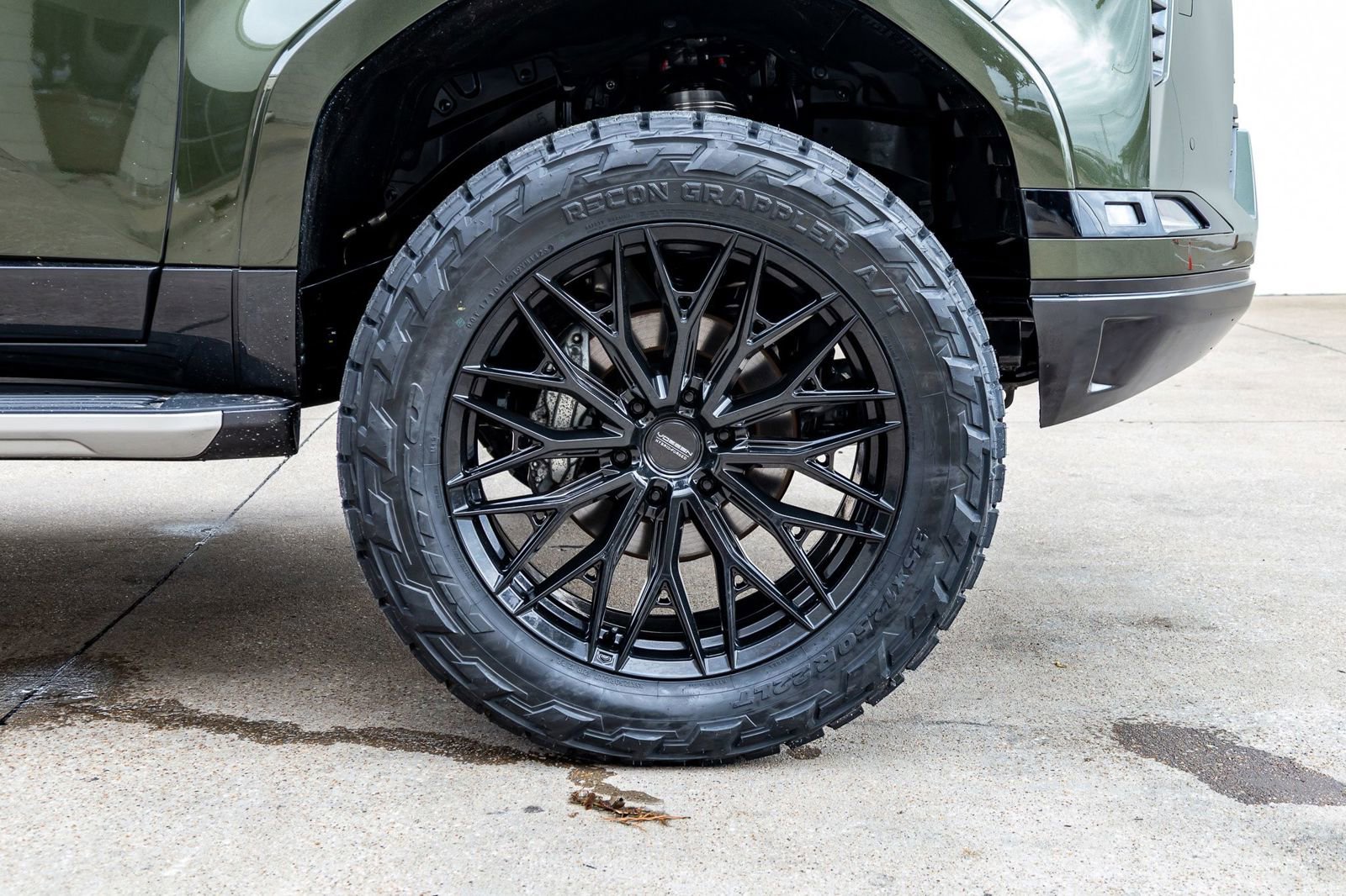 Used 2024 Lexus GX 550 w/ Accessory Package (2T) AWD/4WD image 12