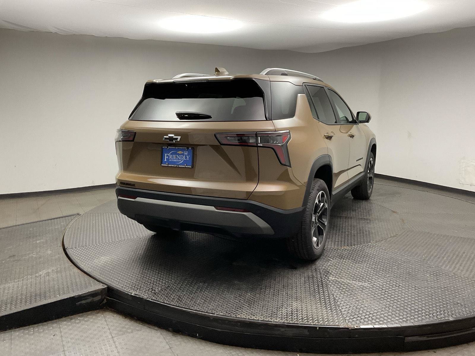 New 2027 Chevrolet Equinox LT w/ Safety and Technology Package FWD image 7