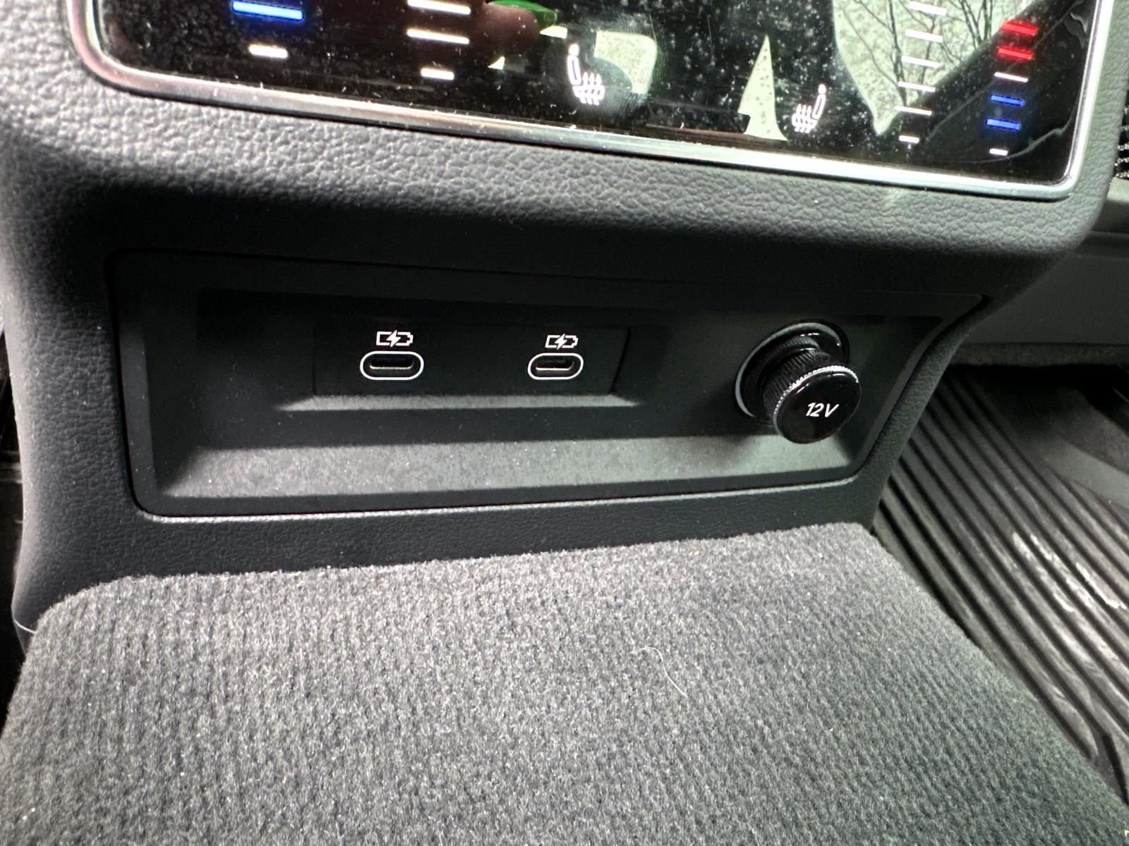 Used 2022 Audi S6 Premium Plus w/ S Sport Package AWD/4WD image 33