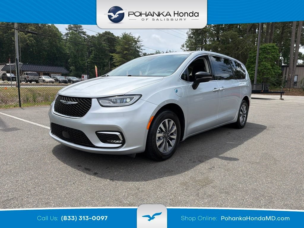 Used 2024 Chrysler Pacifica Limited