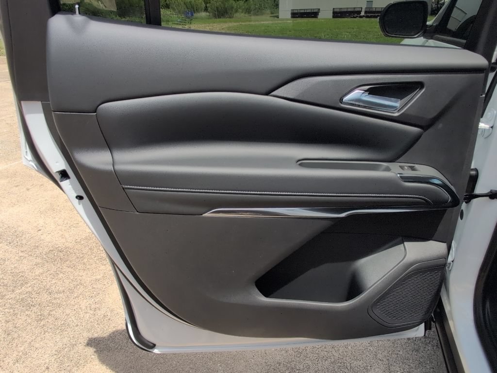 New 2026 Chevrolet Traverse LT w/ Driver Confidence Package FWD image 10