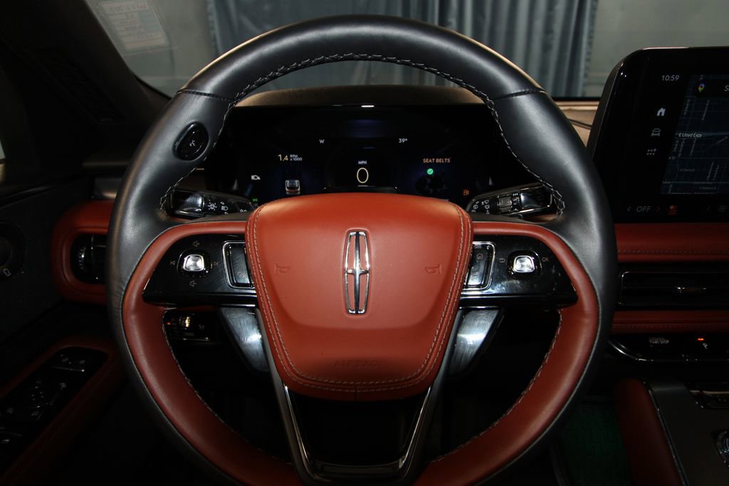 Used 2025 Lincoln Aviator Reserve w/ Jet Appearance Package image 12