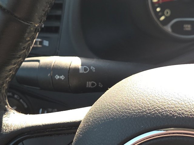 Used 2016 Jeep Renegade Latitude AWD/4WD image 36