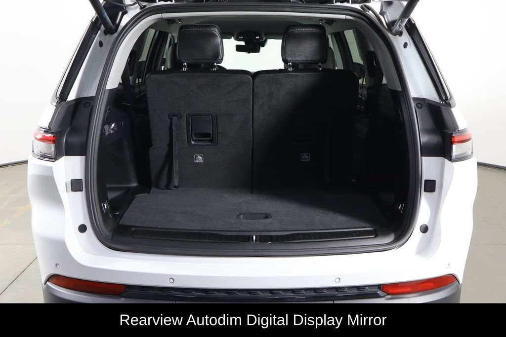 Used 2023 Jeep Grand Cherokee L Limited w/ Luxury Tech Group II AWD/4WD image 18