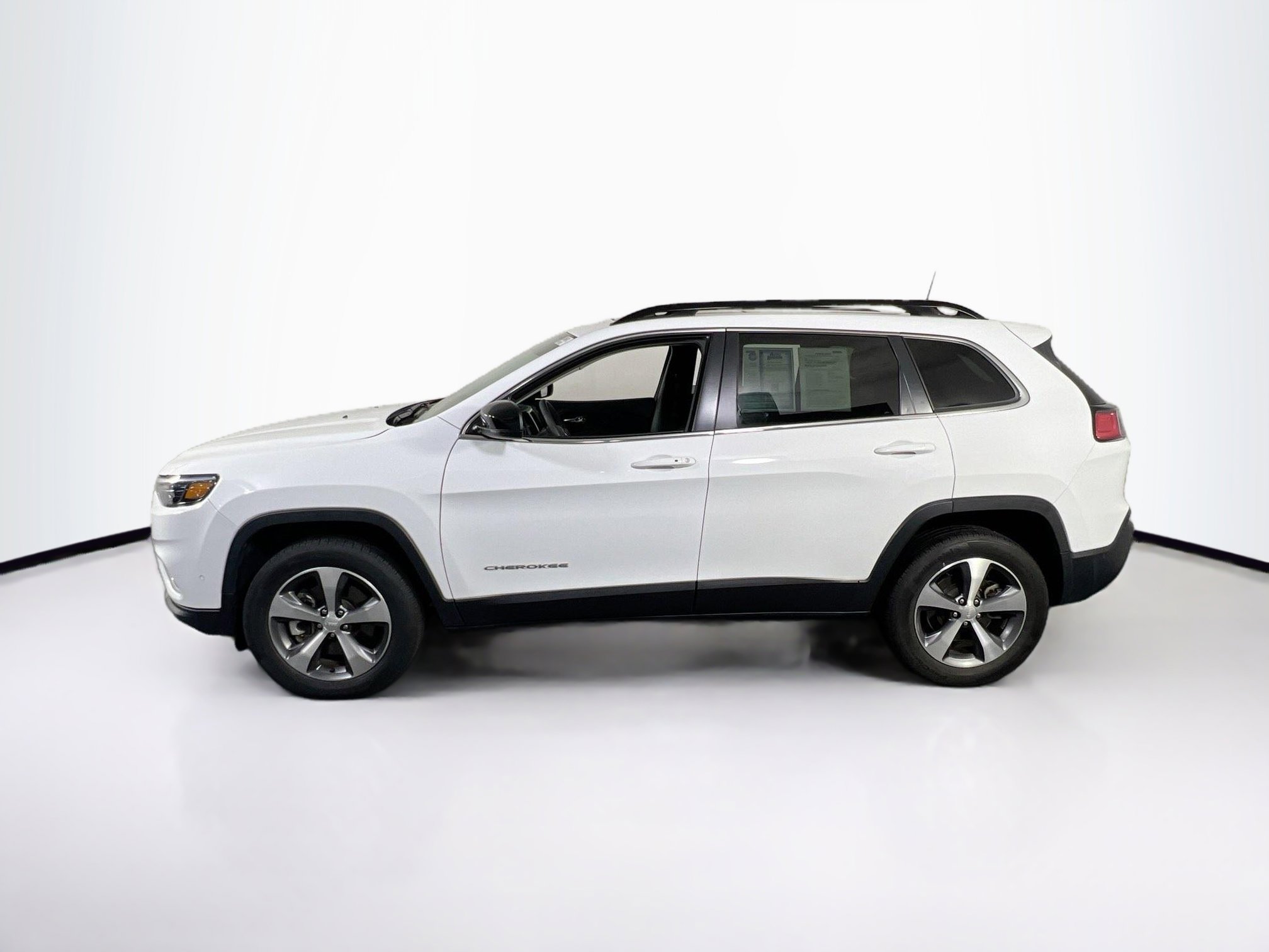 Used 2022 Jeep Cherokee Limited w/ Mopar Interior Package image 8