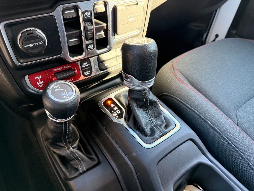 Used 2024 Jeep Wrangler Unlimited Rubicon w/ Technology Group image 24