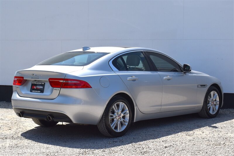 Used 2017 Jaguar XE Premium RWD image 5