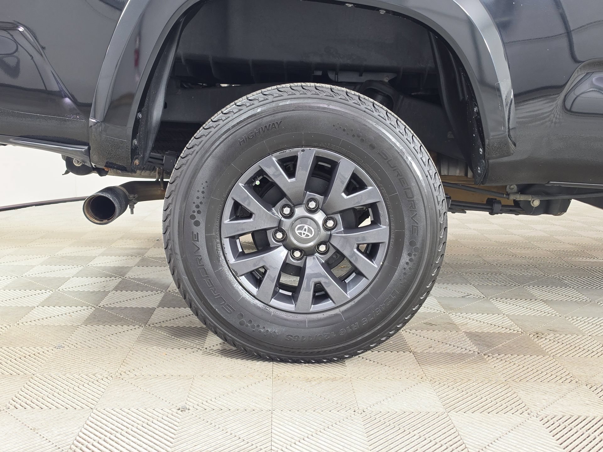 Used 2022 Toyota Tacoma SR5 w/ SR5 Appearance Package (SM) RWD image 10