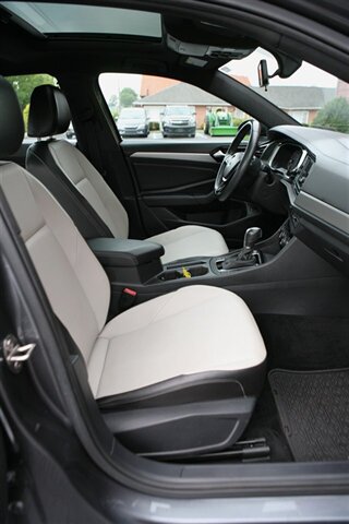 Used 2019 Volkswagen Jetta R-Line FWD image 14