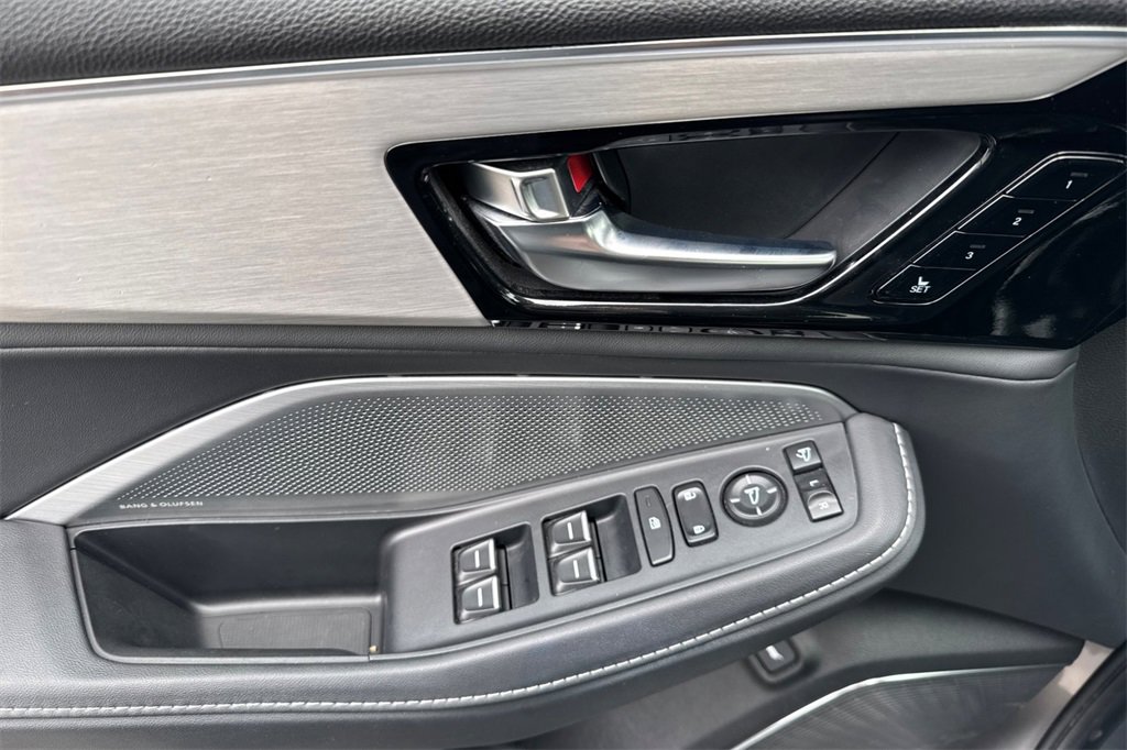 Certified 2025 Acura MDX w/ Technology Package image 15