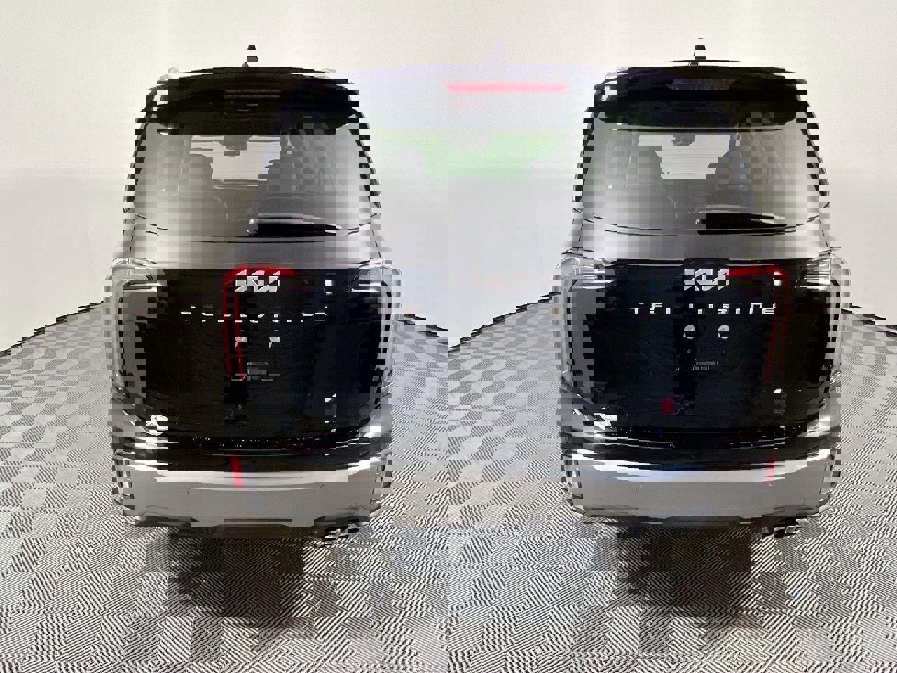 Used 2025 Kia Telluride EX w/ EX Captain's Chair Package image 4