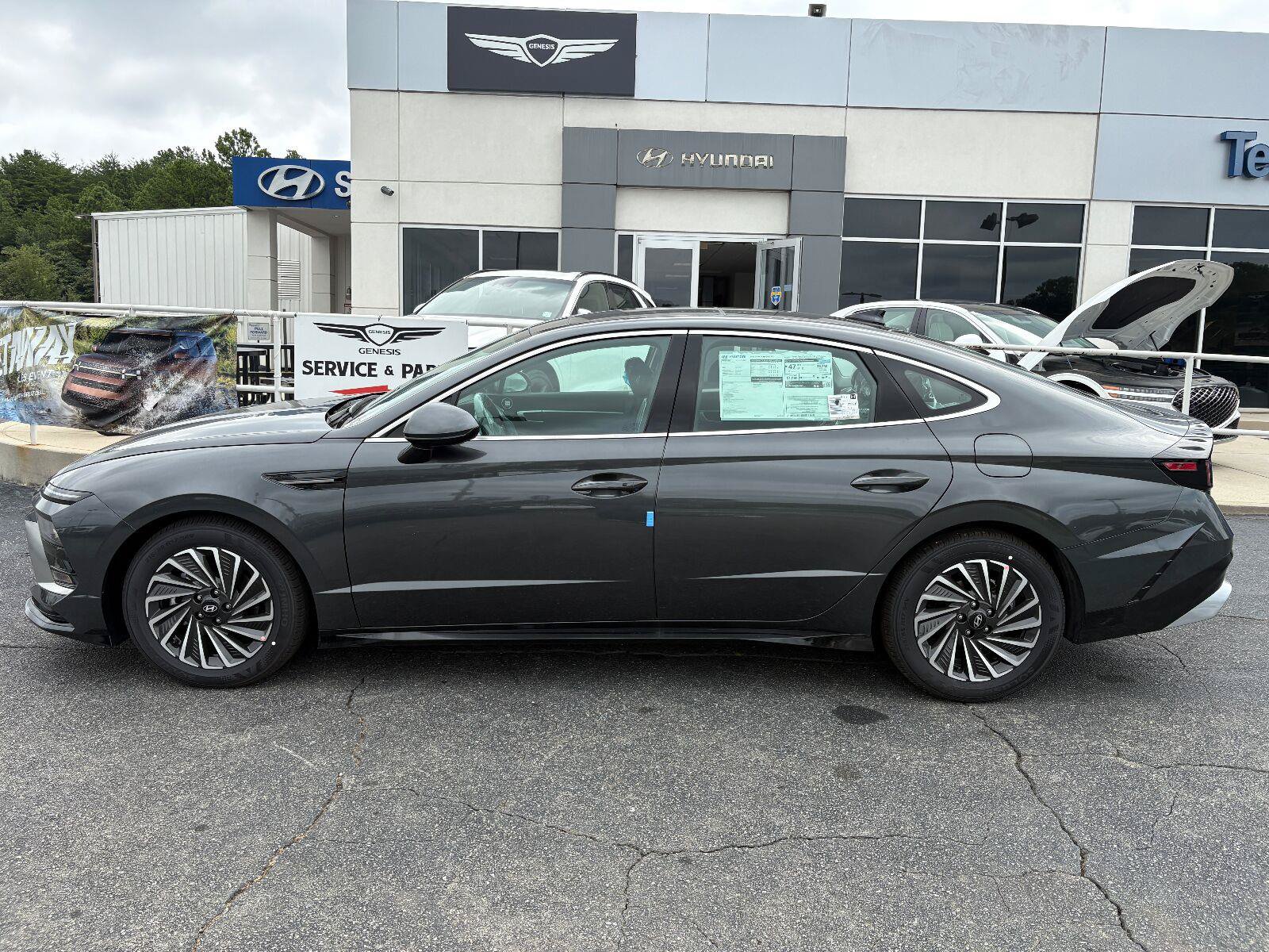 New 2026 Hyundai Sonata SEL FWD image 4